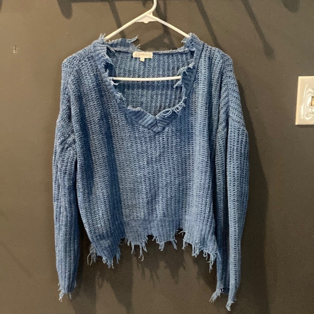 Ultra Flirt cropped fray look cozy sweater size small GUC